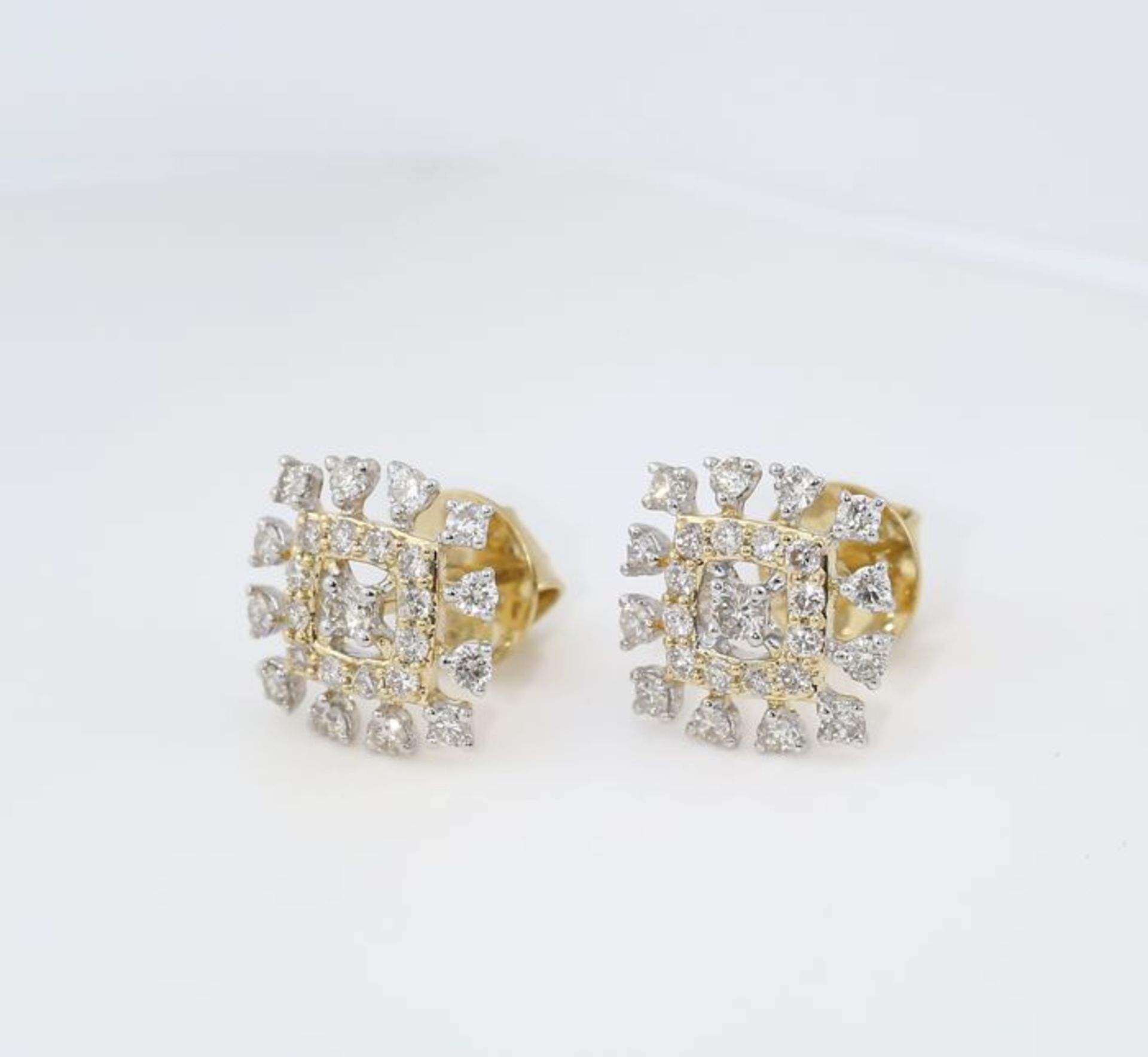 IGI Certified 18 K Yellow Gold Diamond Earrings - Image 5 of 7