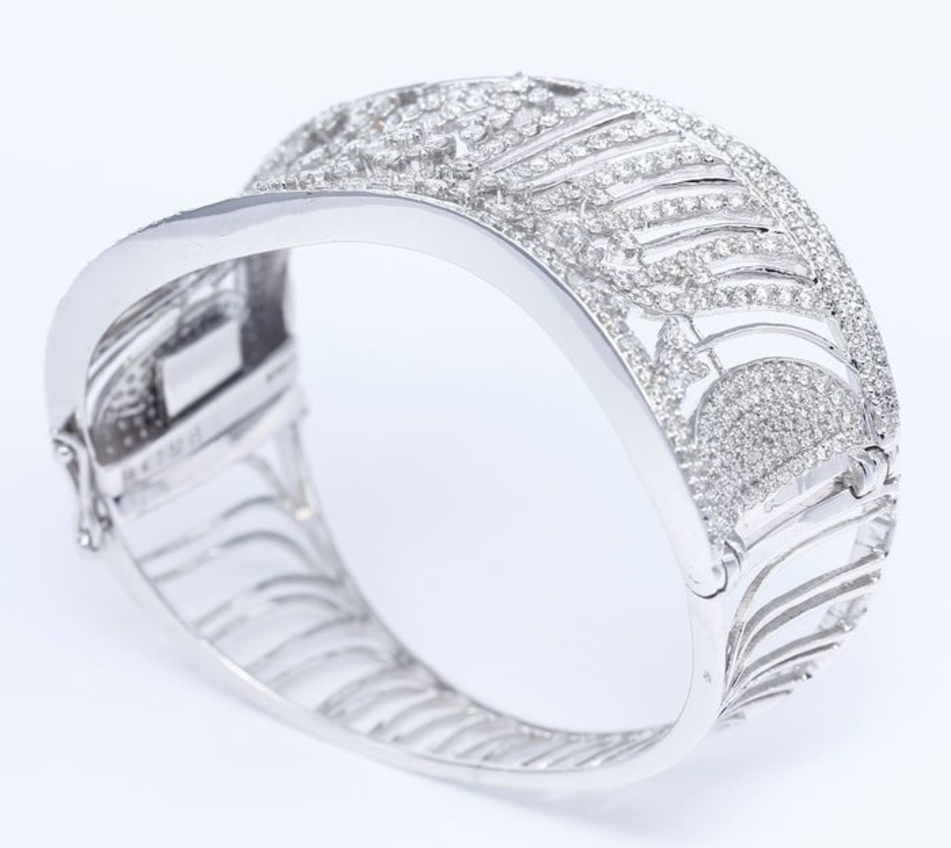 IGI Certified 14 K / 585 White Gold Designer Diamond Bracelet - Image 8 of 10