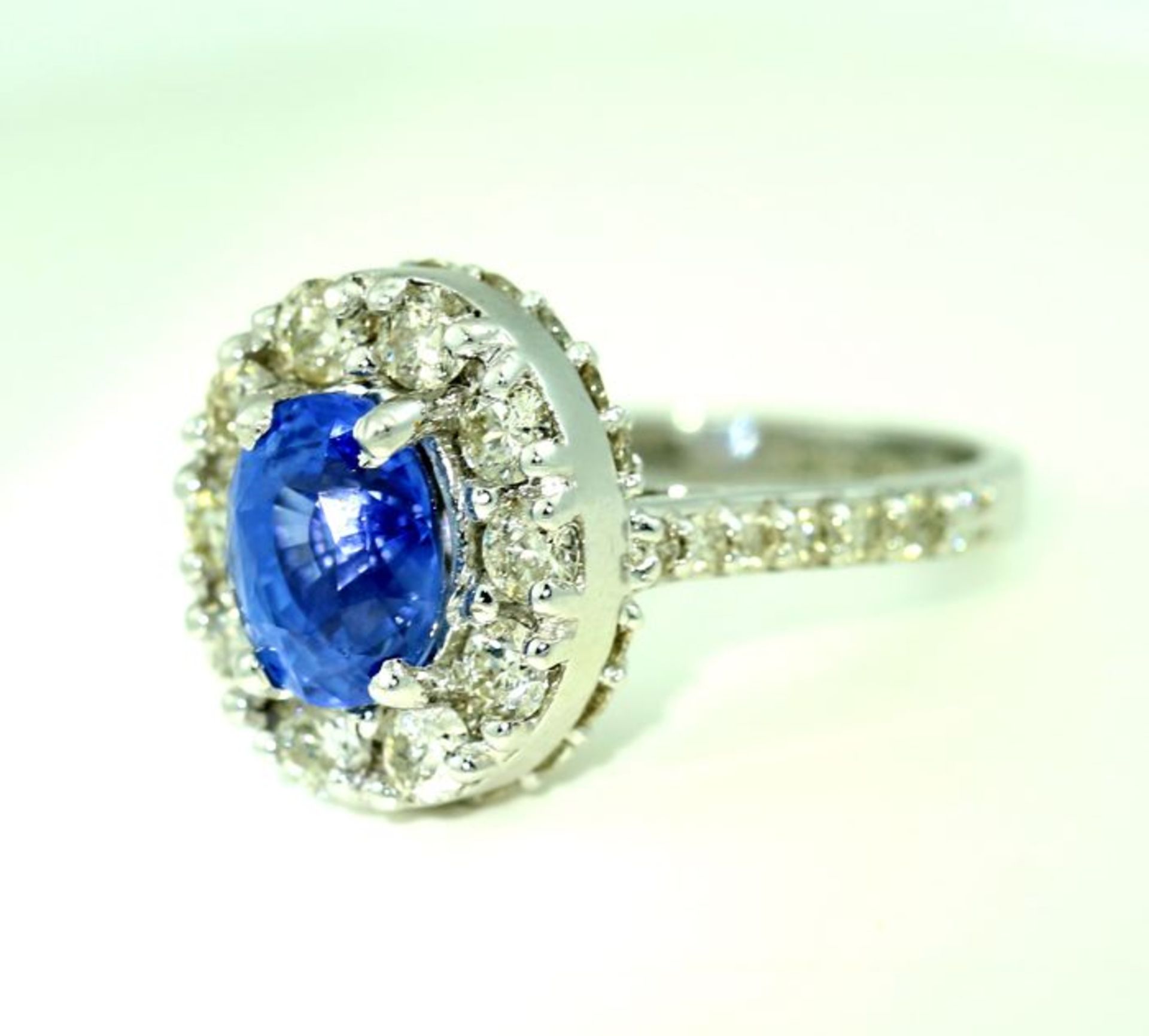 14 K / 585 White Gold Blue Sapphire (IGI certified) and Diamond Ring - Image 6 of 10