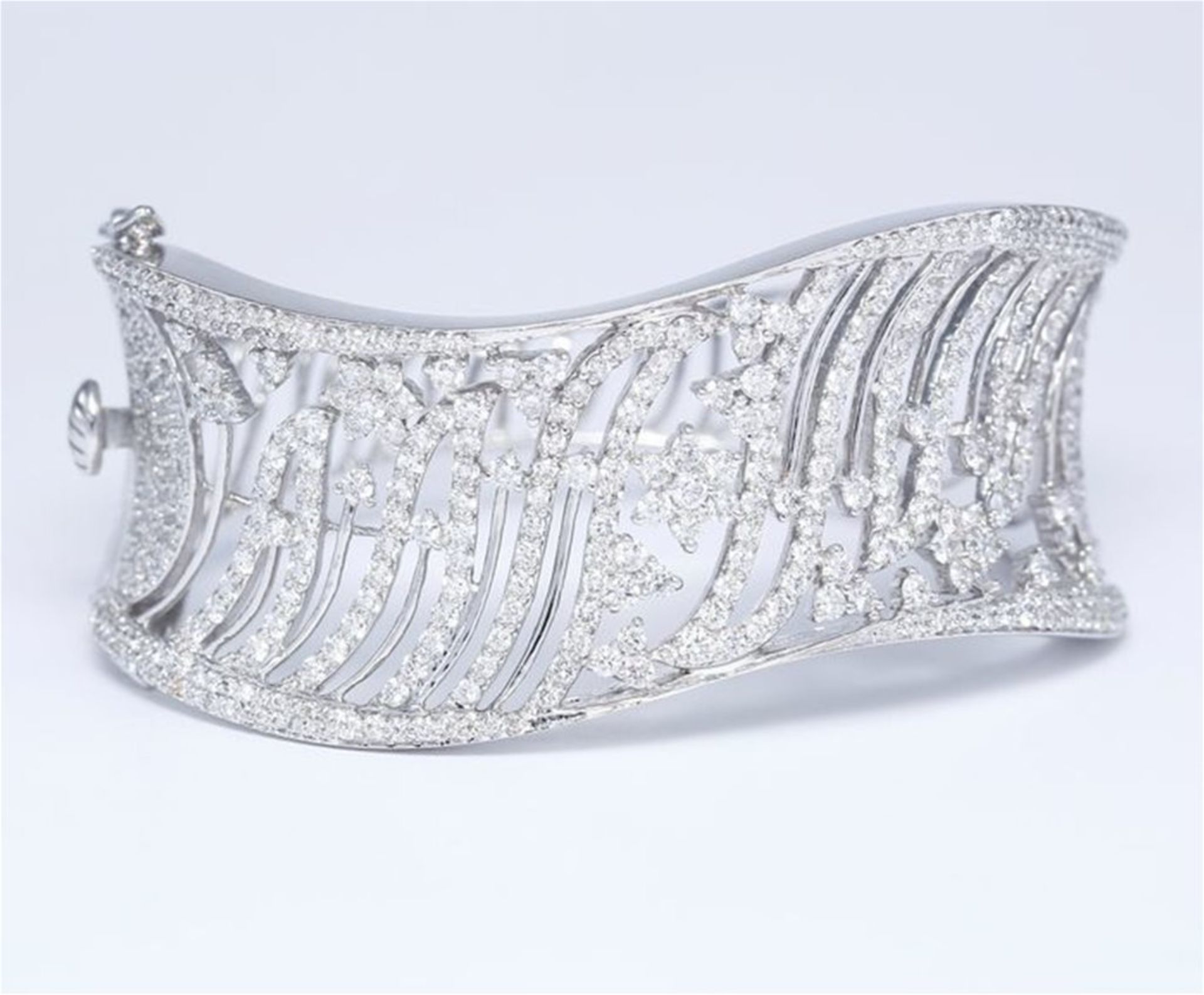 IGI Certified 14 K / 585 White Gold Designer Diamond Bracelet - Image 5 of 10