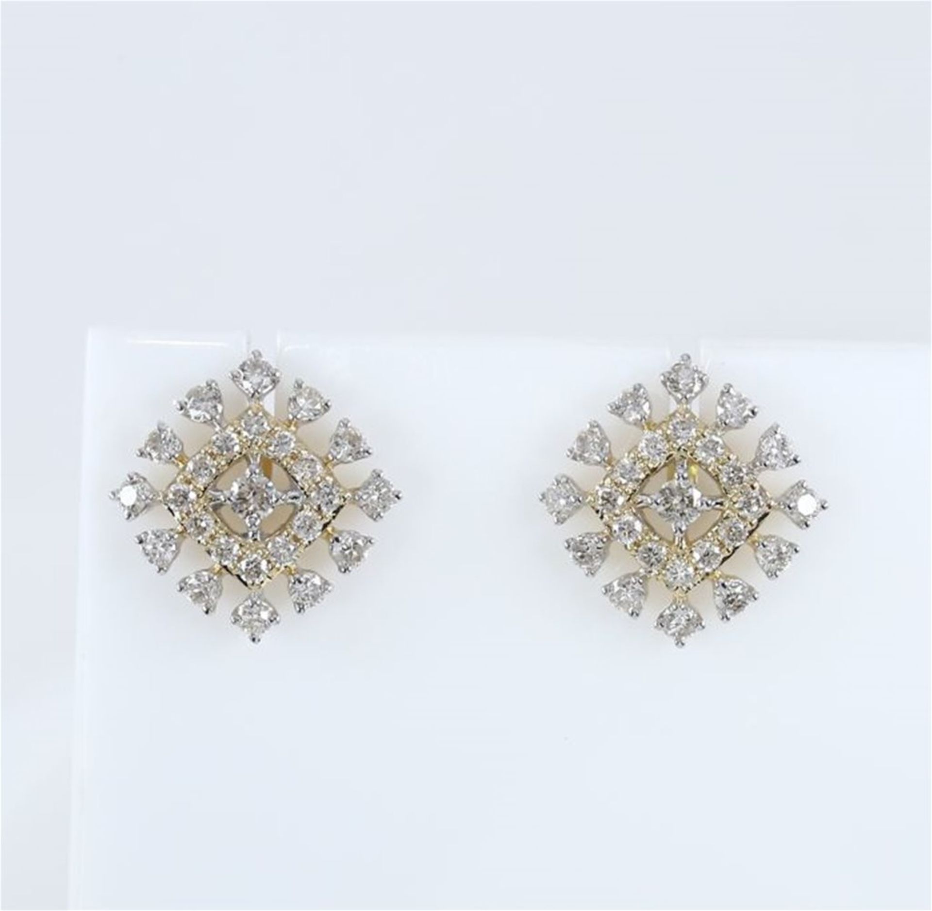 IGI Certified 18 K Yellow Gold Diamond Earrings - Image 4 of 7
