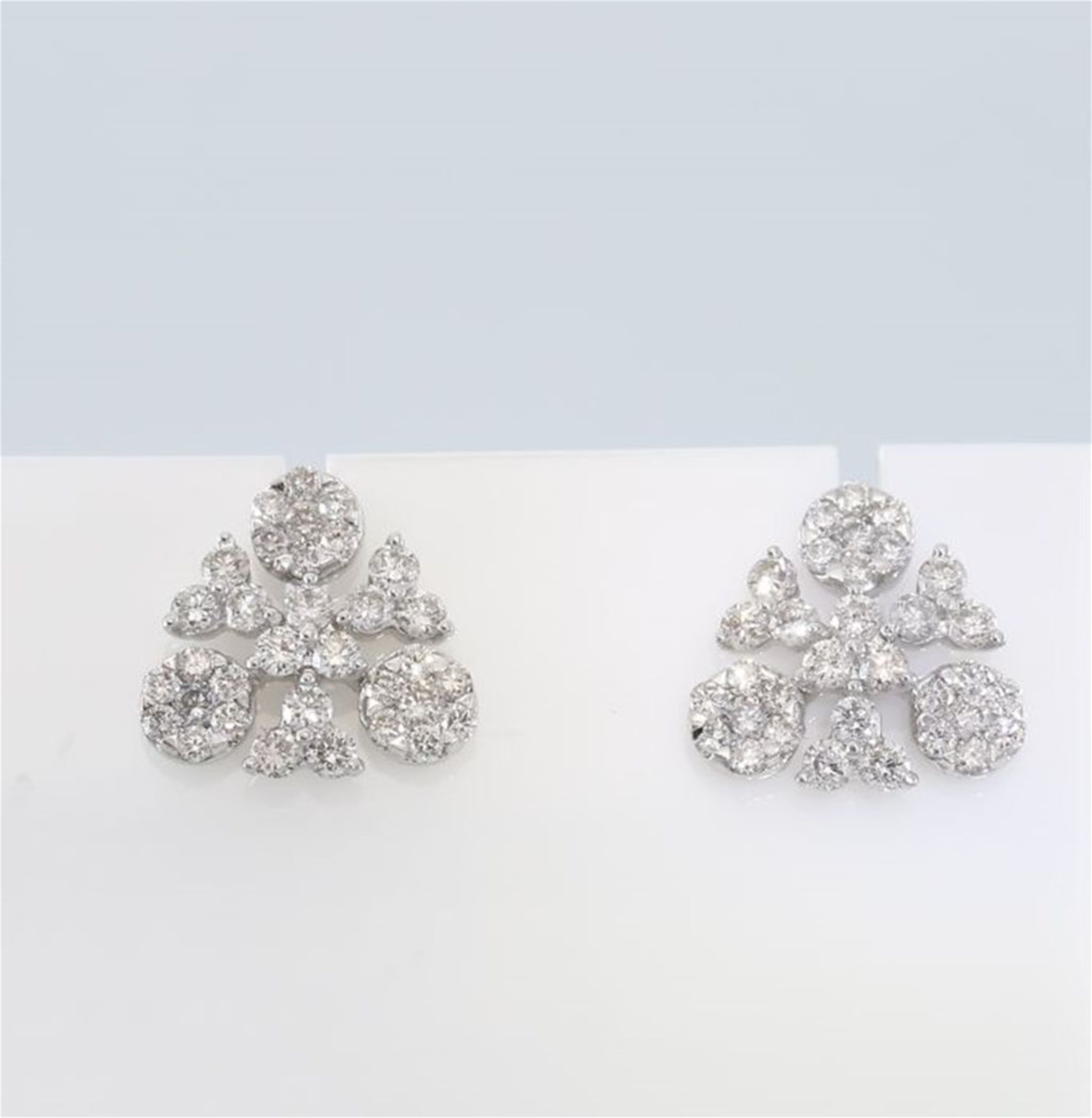IGI Certified 18 K / 750 White Gold Diamond Earrings - Image 3 of 7