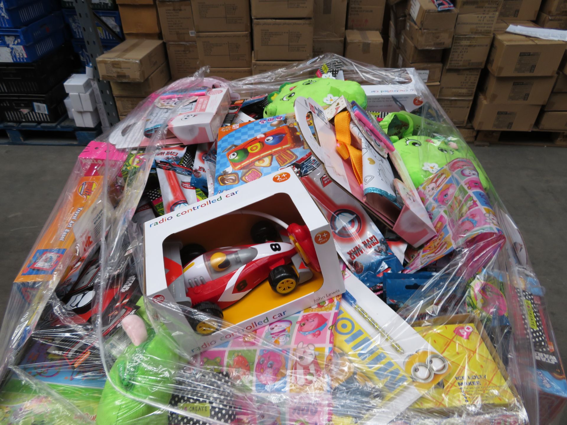 (OS27) Large Pallet To Contain 548 Items Of Various Brand New Items To Include: Dispicable Me Minion - Image 5 of 11