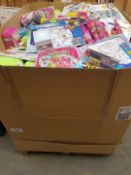 (OS25) Large Pallet To Contain 975 Items Of Various Brand New Items To Include: Paw Patrol A3 Poster