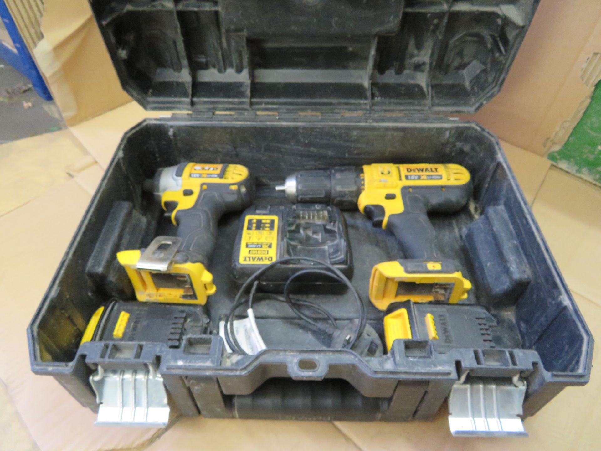 (A3) Dewalt Dcz298S2T-Gb 18V 1.5Ah Li-Ion Cordless Combi Drill & Impact Driver Twin Pack- Slightly - Bild 2 aus 3