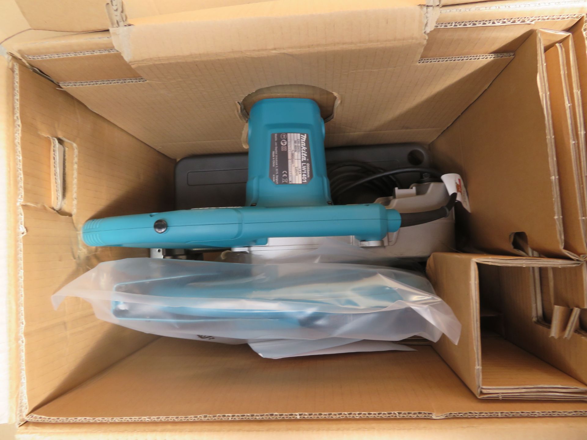 (A14) Makita Lw1401S 2200W 355Mm Chop Saw 240V- New Condition, Slightly Tatty Box. - Bild 2 aus 2