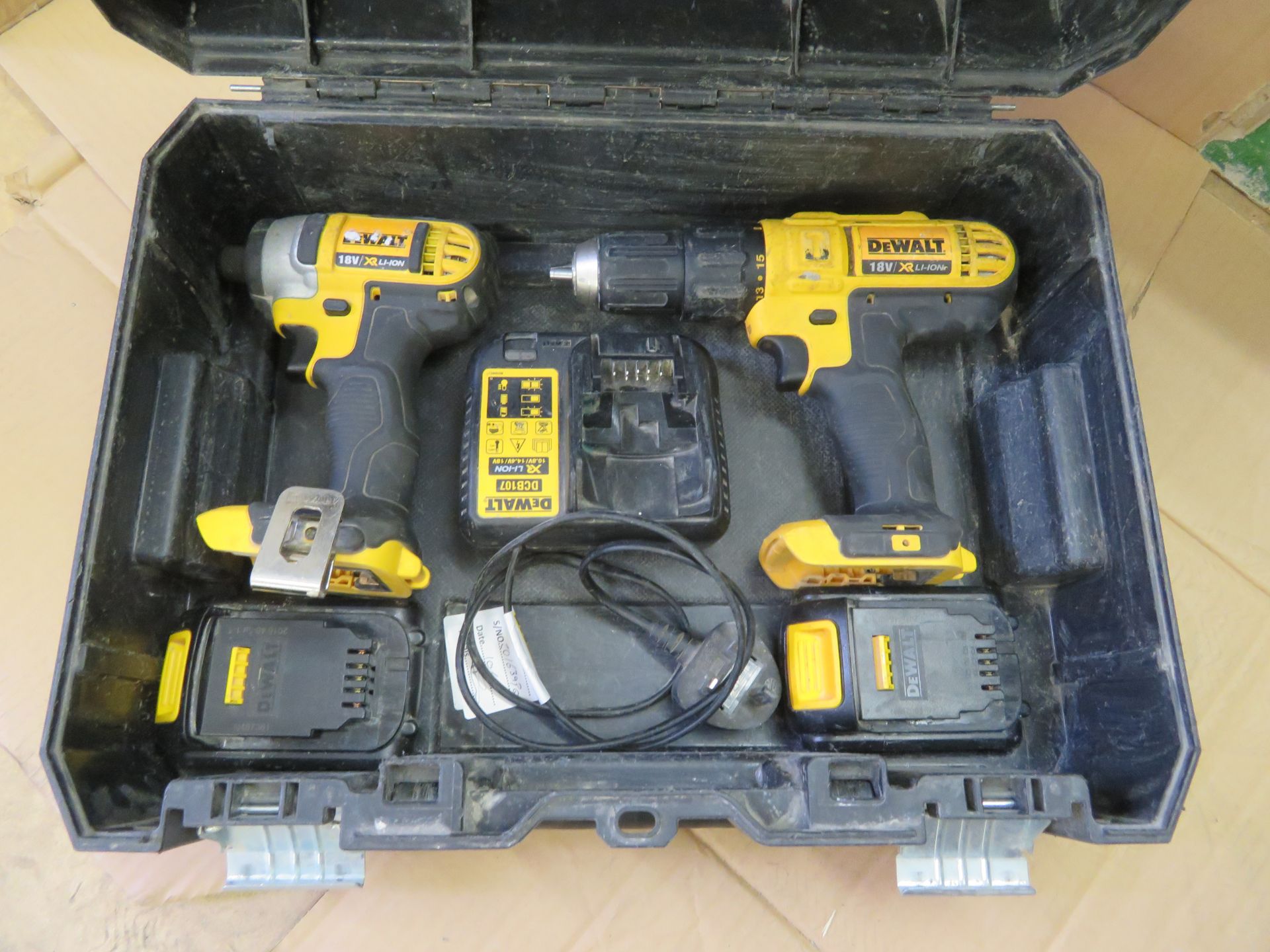 (A3) Dewalt Dcz298S2T-Gb 18V 1.5Ah Li-Ion Cordless Combi Drill & Impact Driver Twin Pack- Slightly