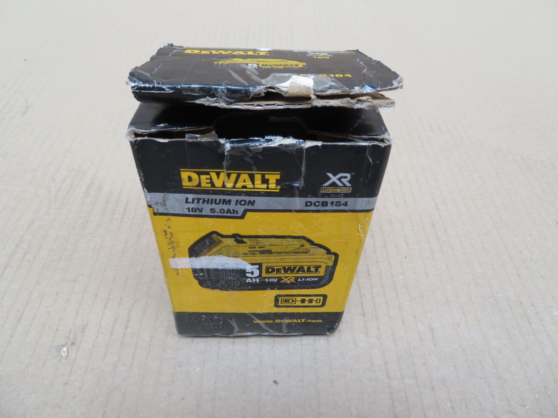 (A24) Dewalt Dcb184-Xj 18V 5.0Ah Li-Ion Xr Slide Pack Battery - New Condition, Slightly Tatty Box. - Image 2 of 5