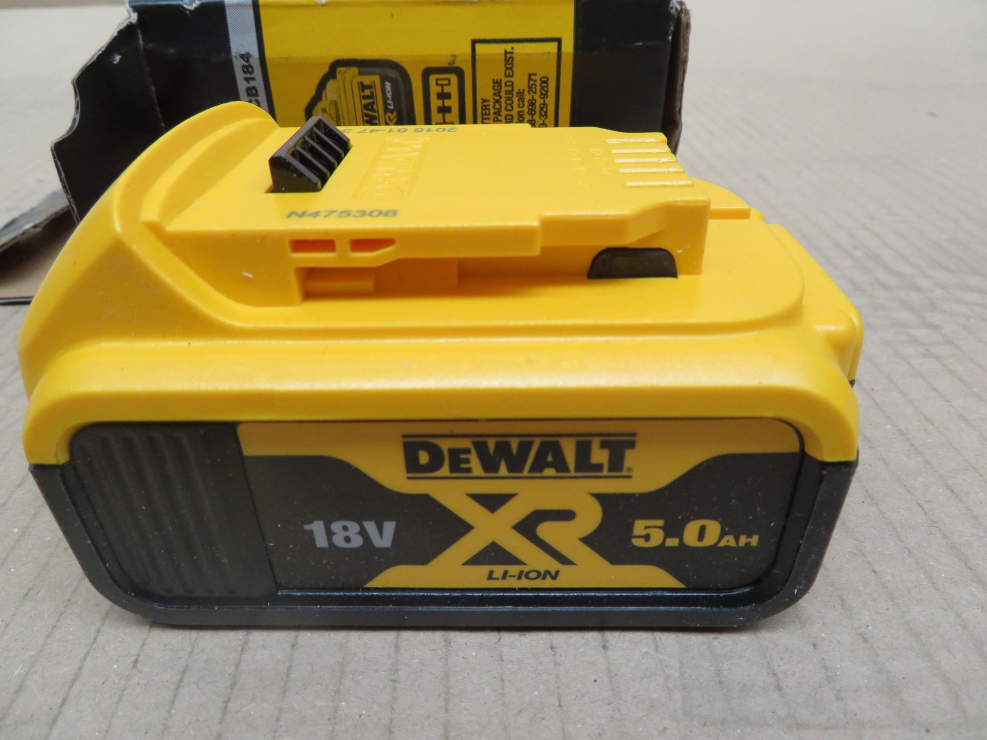 (A24) Dewalt Dcb184-Xj 18V 5.0Ah Li-Ion Xr Slide Pack Battery - New Condition, Slightly Tatty Box. - Bild 5 aus 5