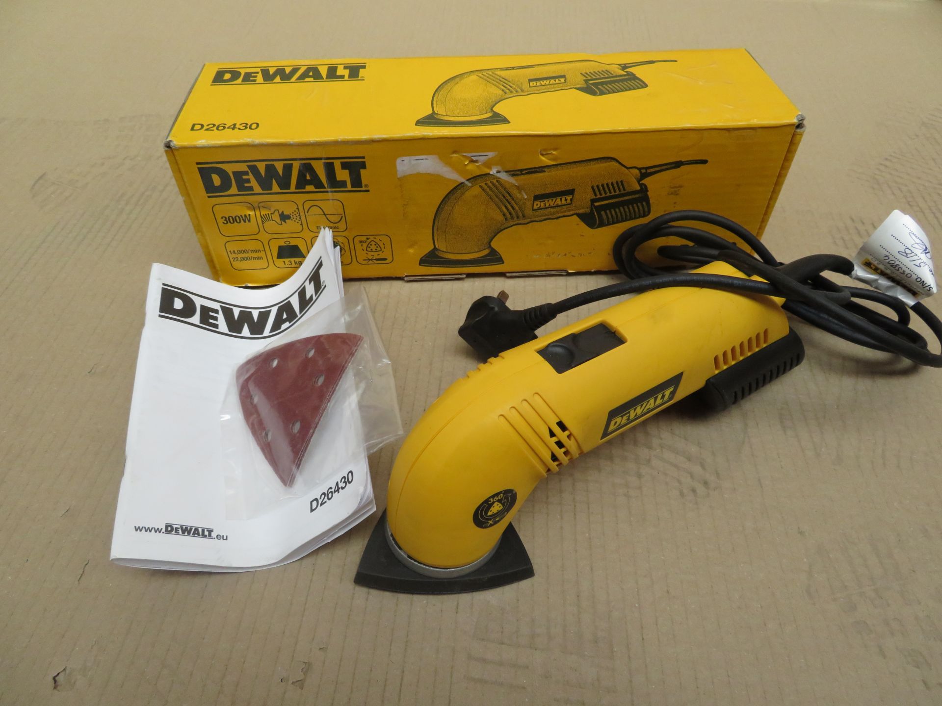 (A19) Dewalt D26430-Gb 300W Detail Sander 240V - New Condition, Slightly Tatty Box.