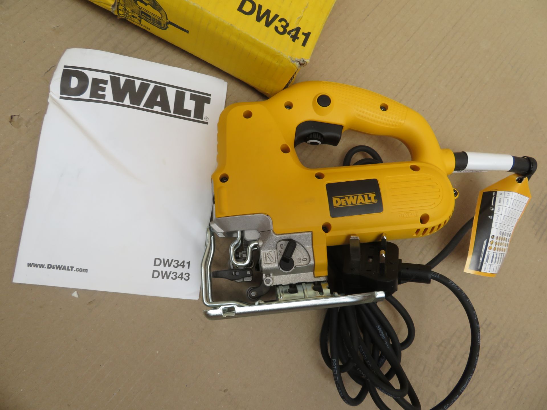 (A21) Dewalt Dw341-Gb 550W Jigsaw 230V- New Condition, Slightly Tatty Box. - Bild 4 aus 4