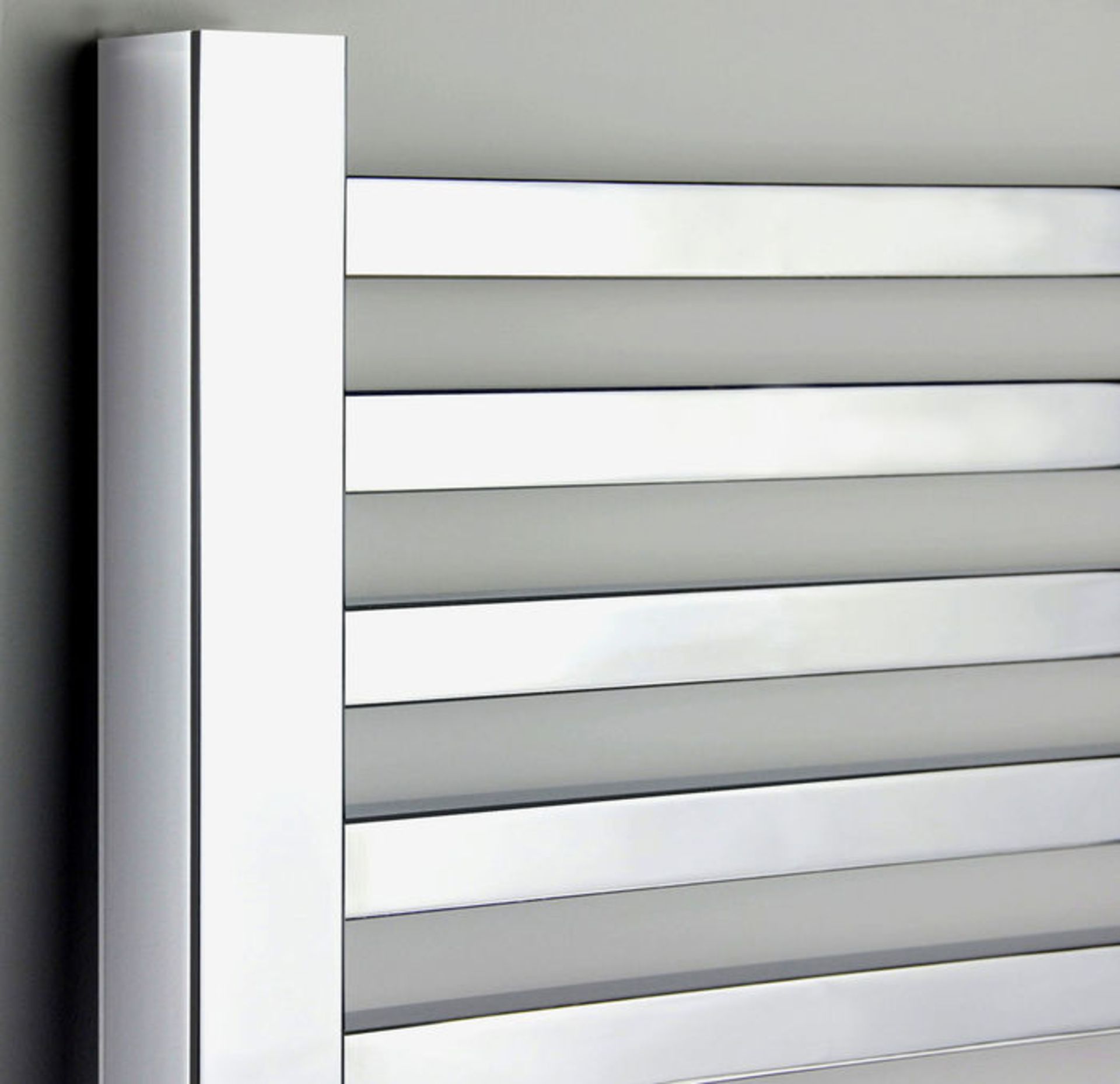 (O35) 800x450mm Chrome Square Rail Ladder Towel Radiator. Made from low carbon steel with a high - Image 4 of 4