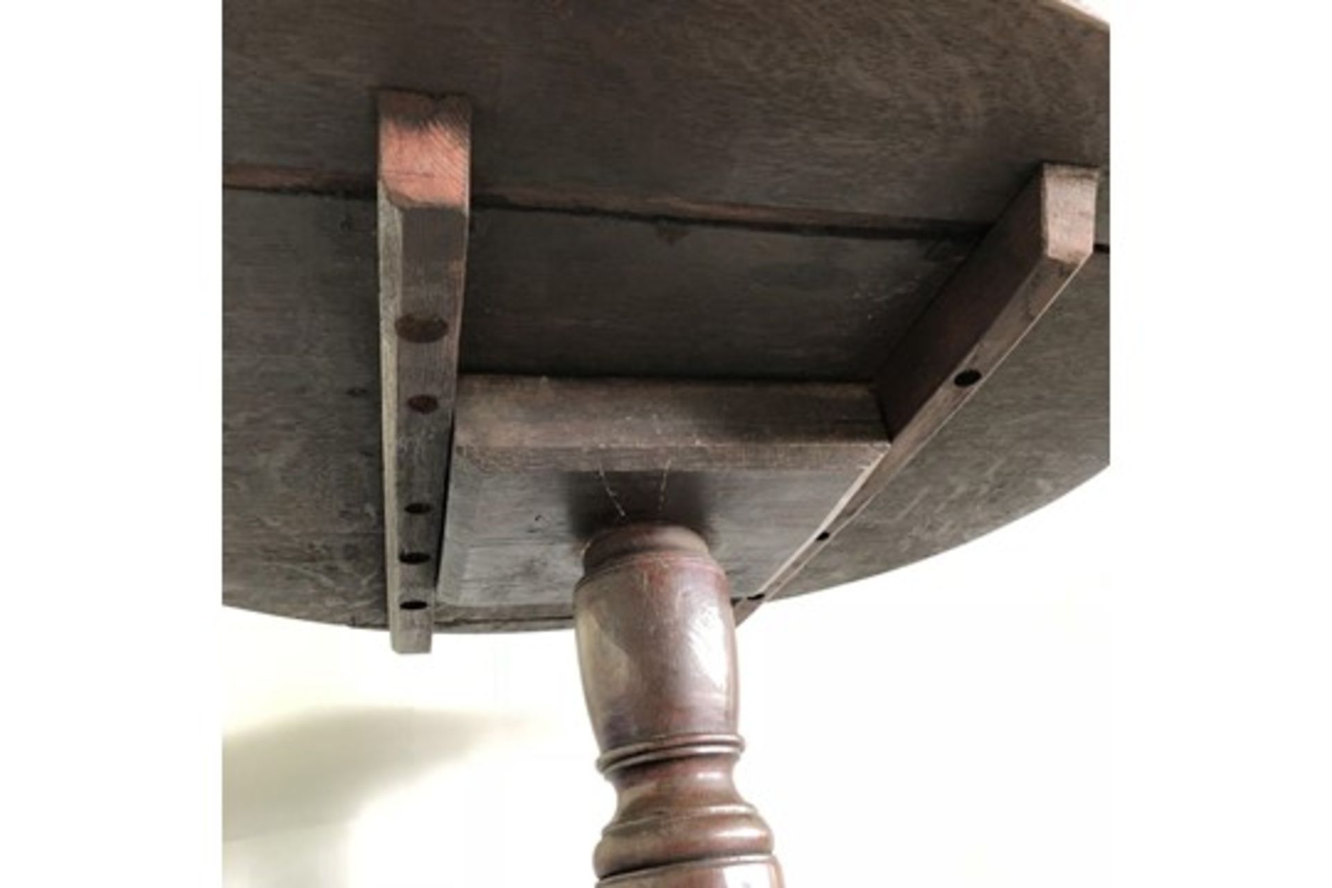 Antique 19th Century Welsh Farmhouse Oak Small Low Tilt Top Tripod Table - Image 4 of 5