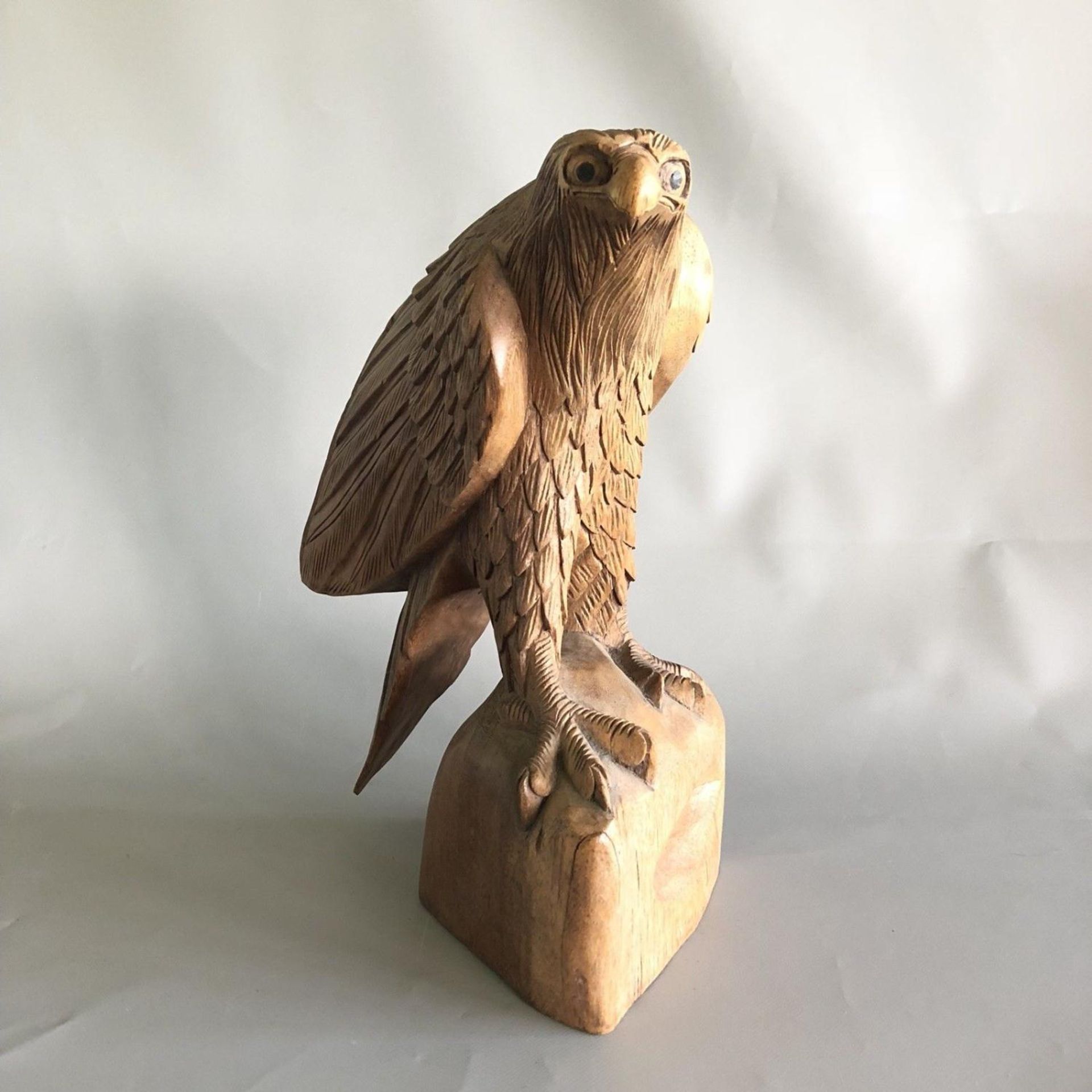 Beautiful large carved wood/wooden figure of a Golden Eagle - 38cm (15 inches) - Image 2 of 9