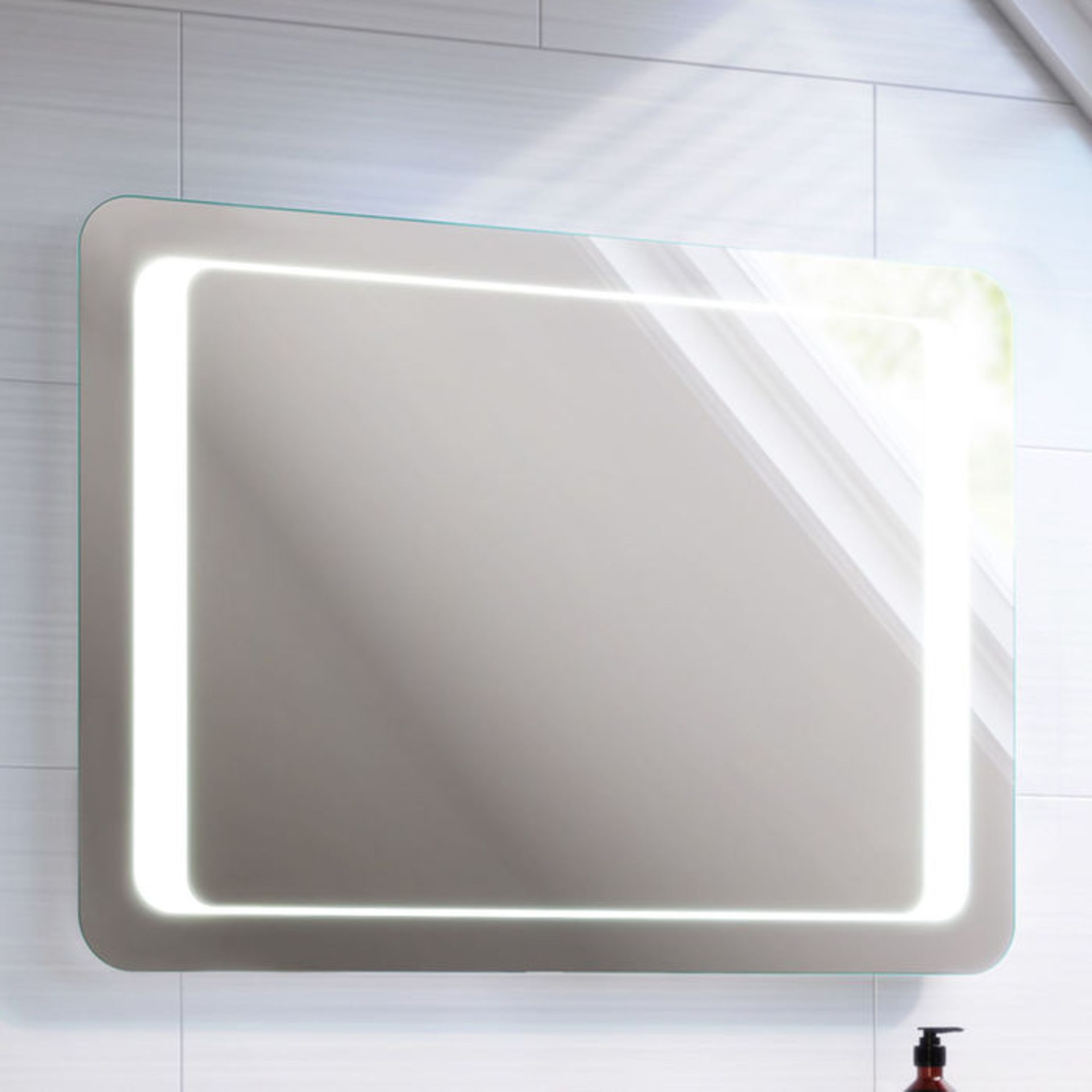 (T64) 800x600mm Quasar Illuminated LED Mirror. RRP £349.99.Energy efficient LED lighting with IP44 - Image 3 of 8