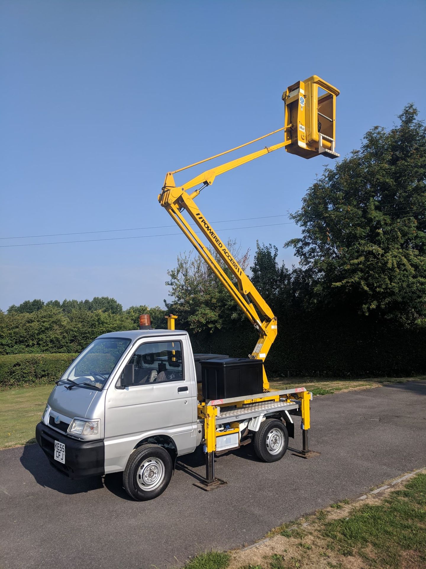 Piaggio Porter Micro Truck With VM8.75 9m Mounted Platform Access Lift - Image 5 of 12