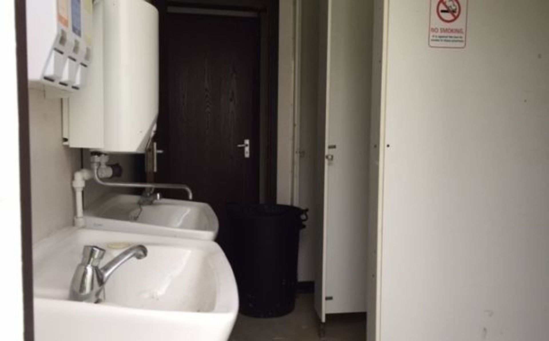 16'x9' Anti-Vandal Toilet Block. - Image 4 of 4