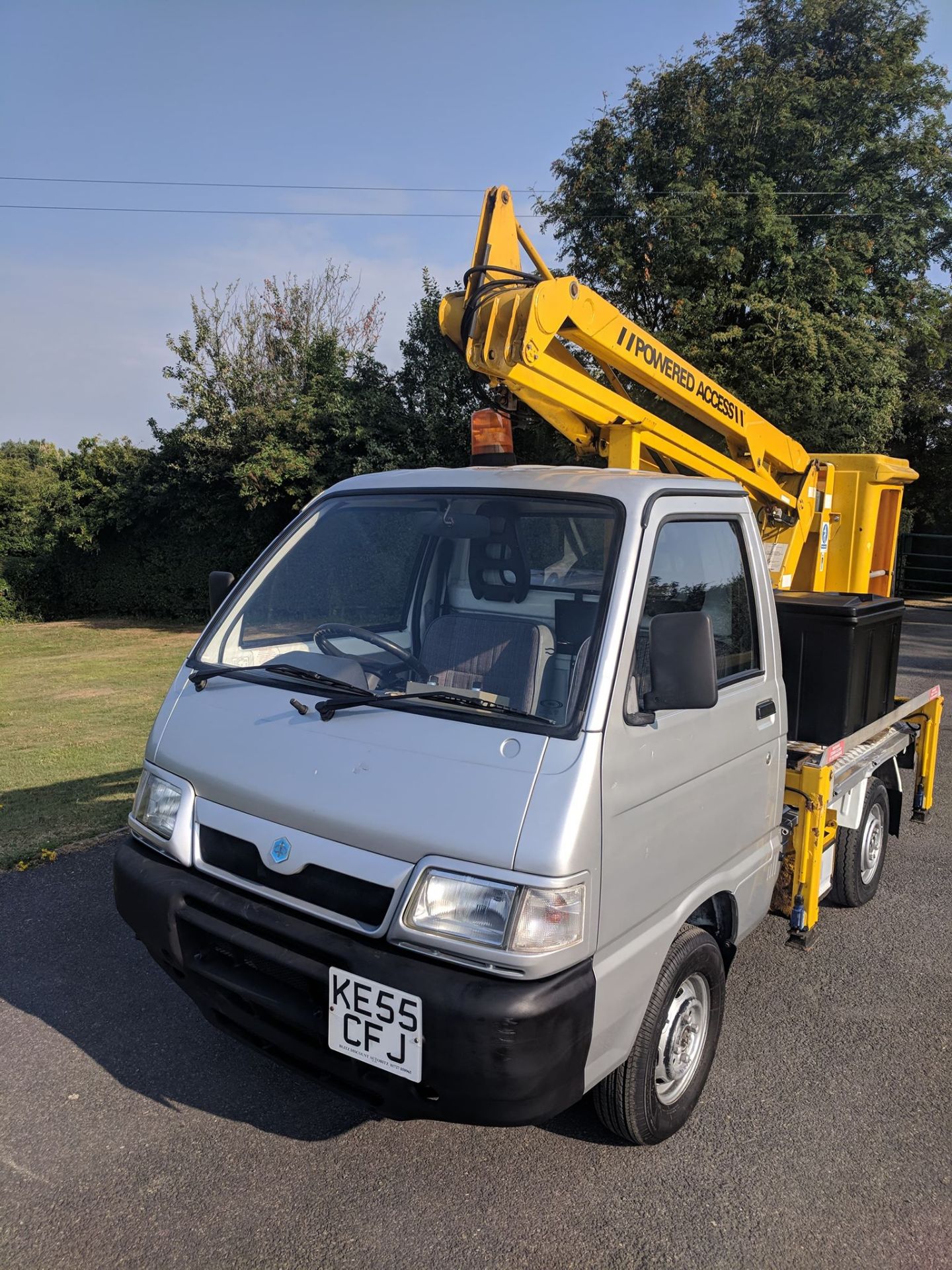 Piaggio Porter Micro Truck With VM8.75 9m Mounted Platform Access Lift - Image 11 of 12