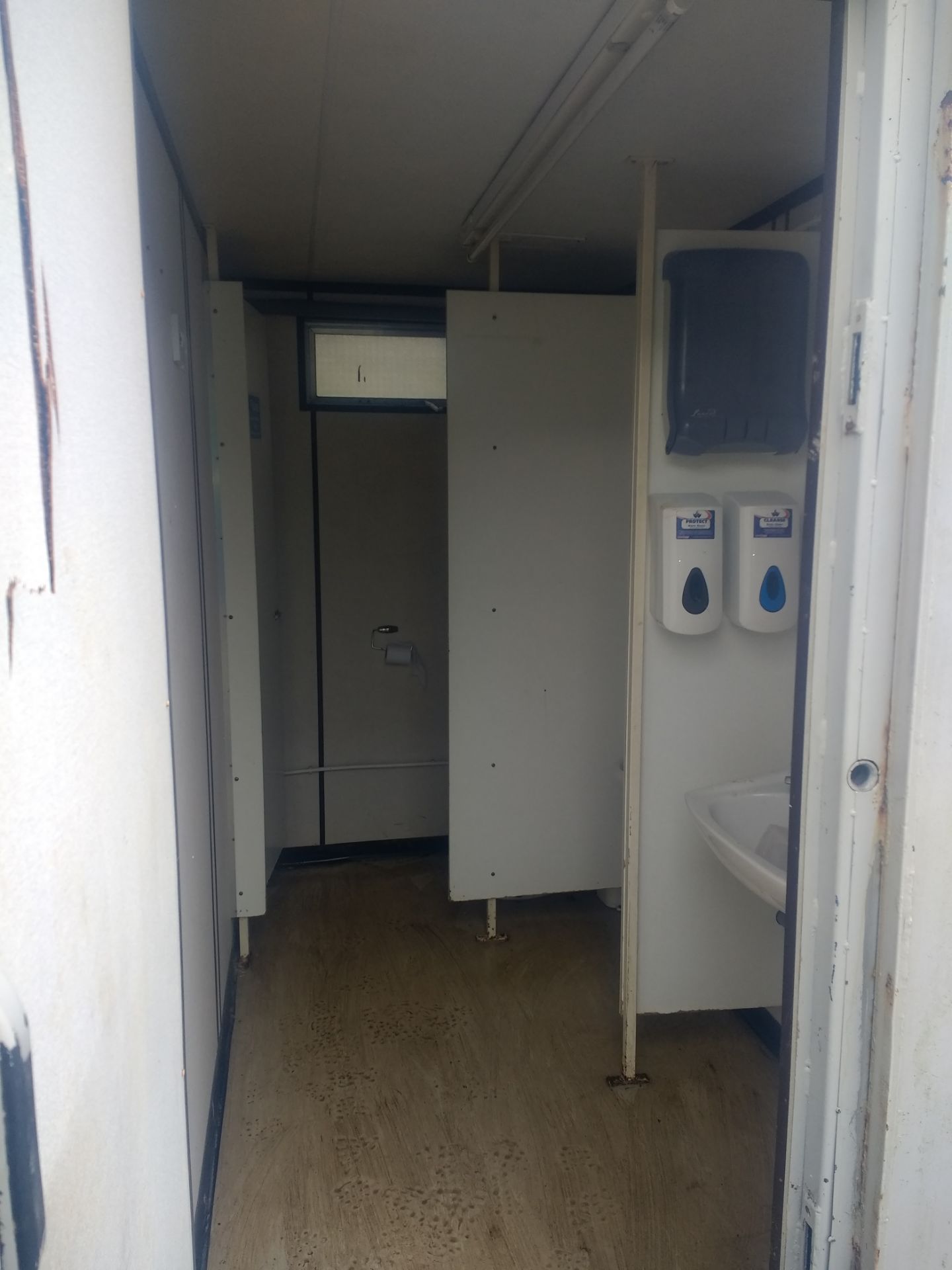 24ft x 9ft Welfare Unit - Image 2 of 5