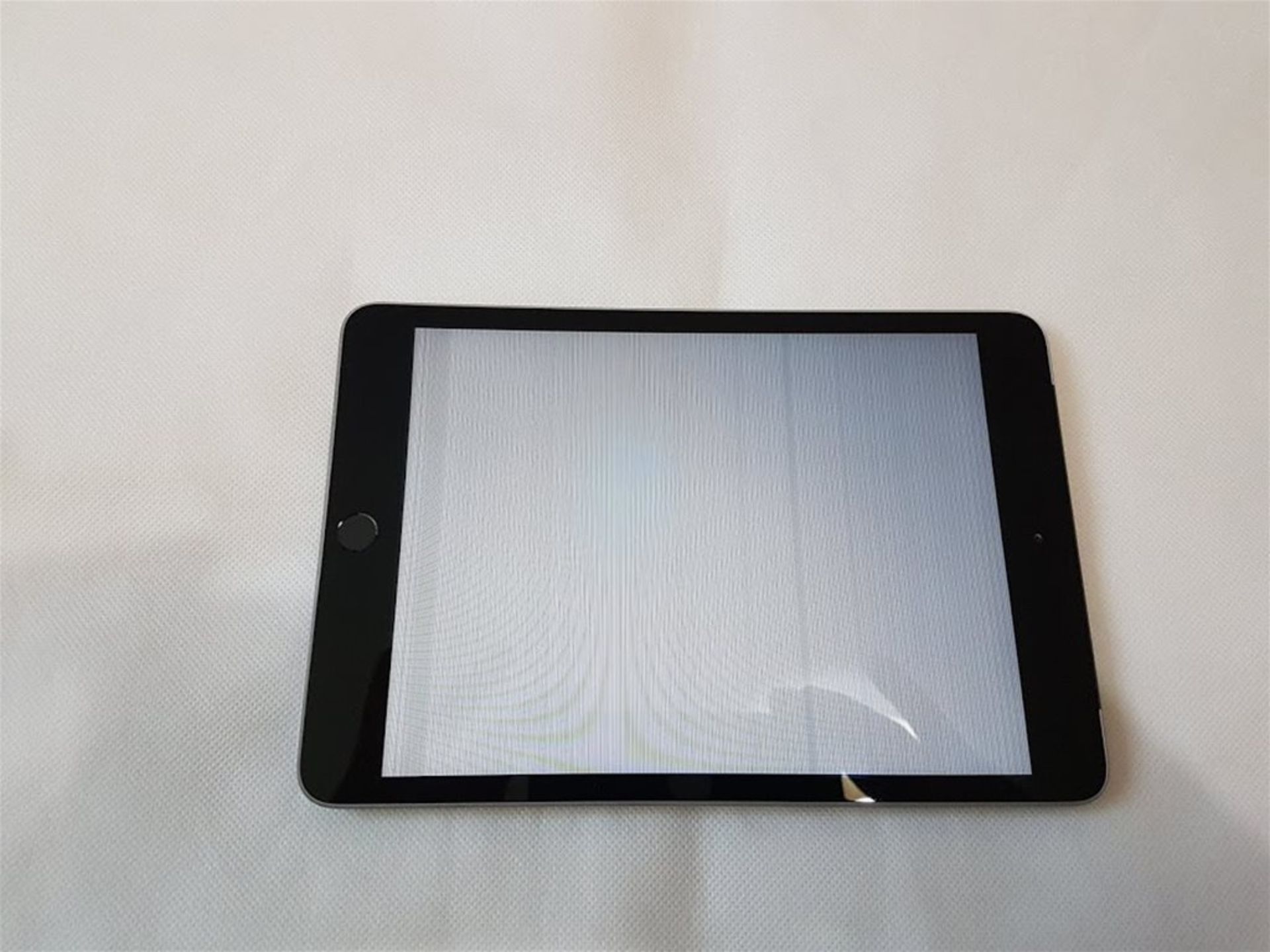 Apple iPad mini 3 A1600 Wi-Fi + Cellular RRP £399 Customer Return