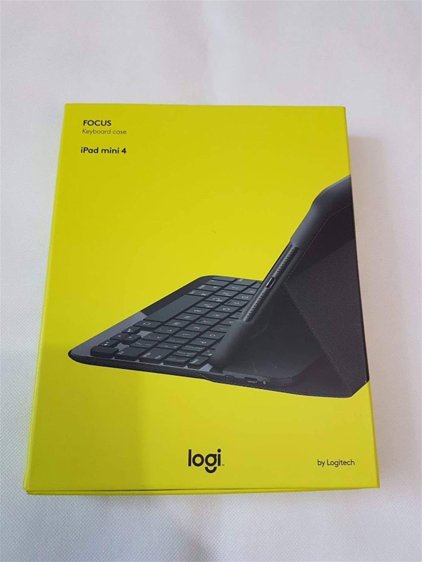 Logitech Case with Qwerty English Keyboard for iPad Mini 4 RRP £65.99 Customer Return