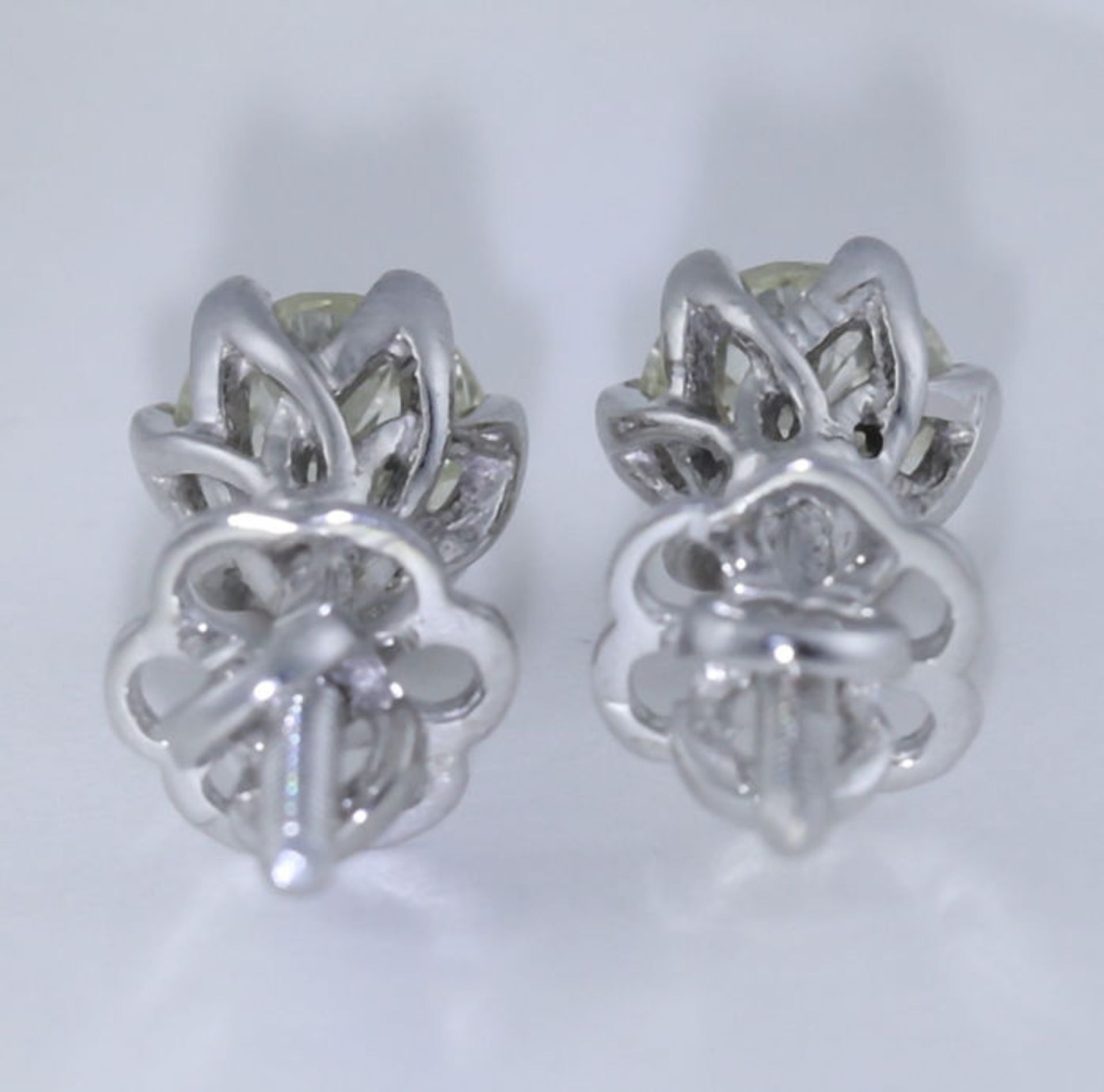 14 K / 585 White Gold Diamond Solitaire Earrings - Image 6 of 6