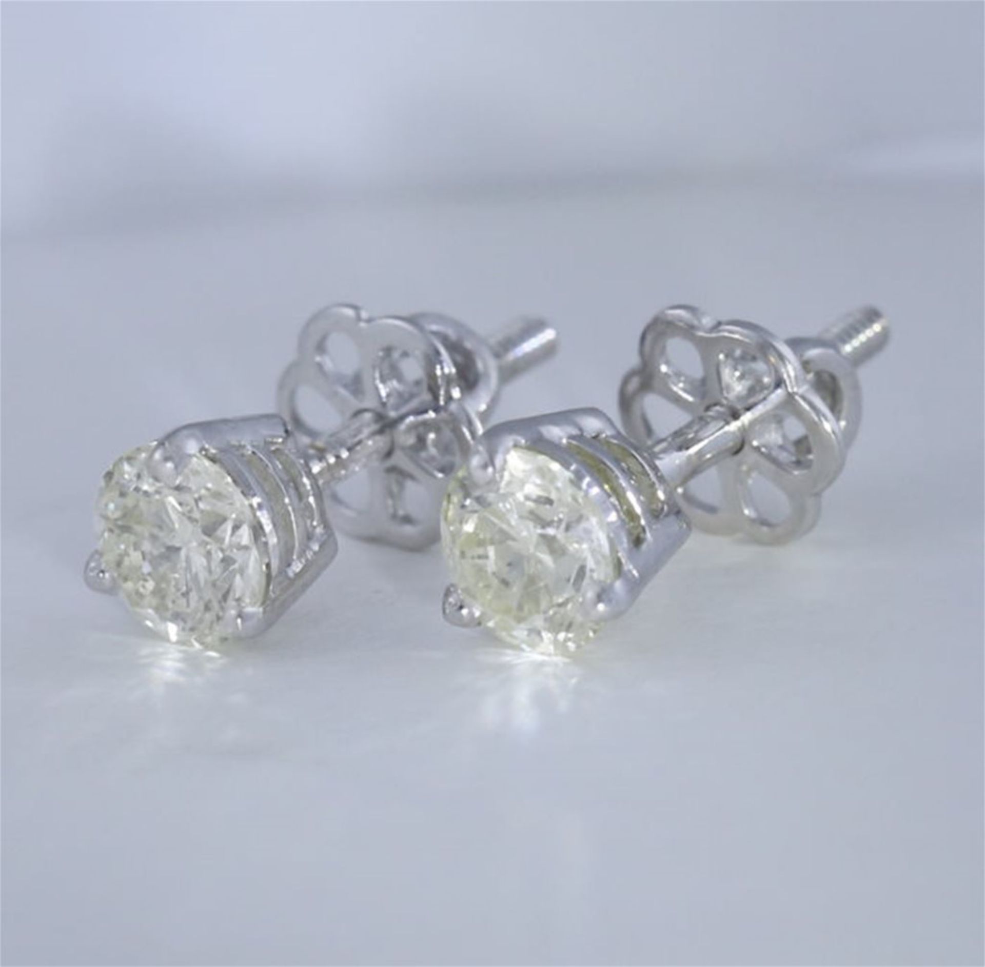 14 K / 585 White Gold Solitaire Diamond Earrings - Image 3 of 4