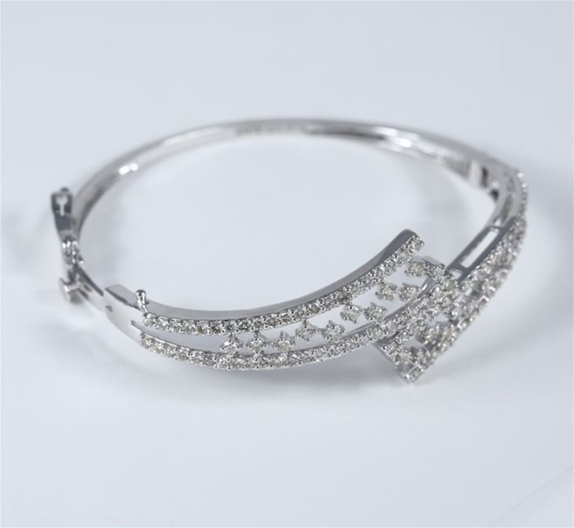 IGI Certified 14 K / 585 White Gold Designer Diamond Bracelet - Image 2 of 9