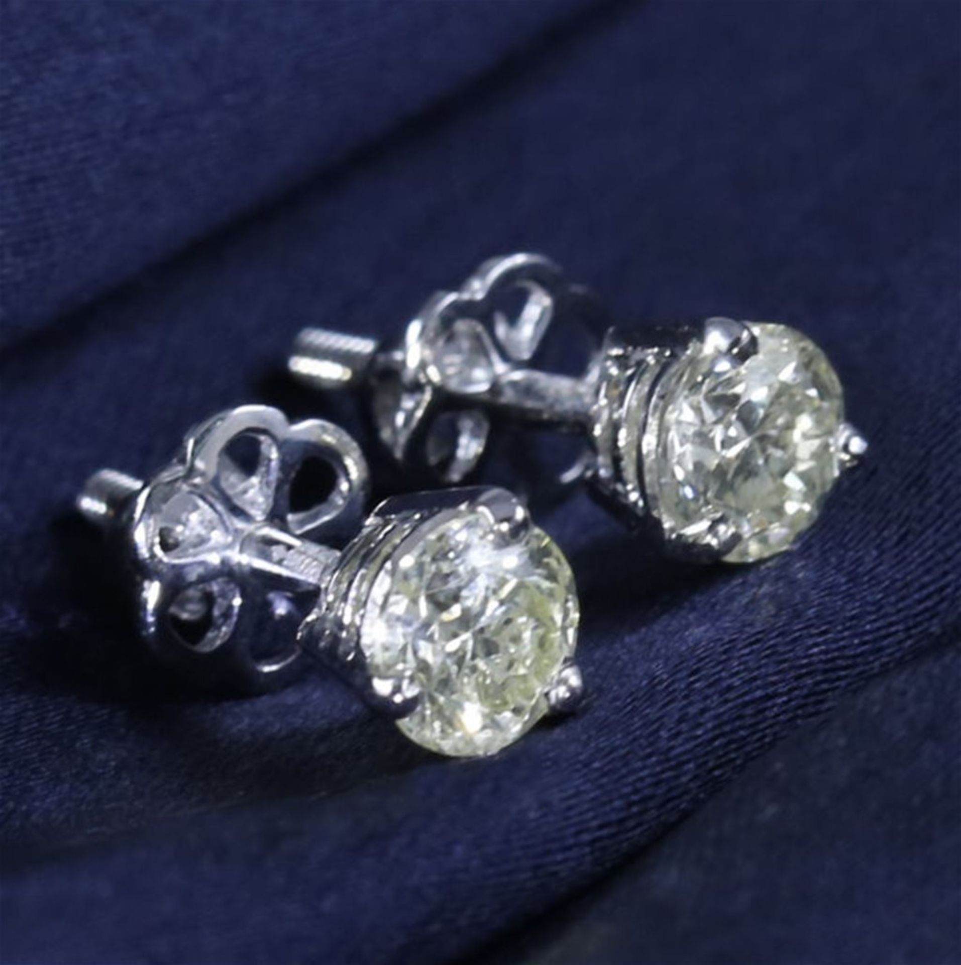 14 K / 585 White Gold Solitaire Diamond Earrings - Image 4 of 4