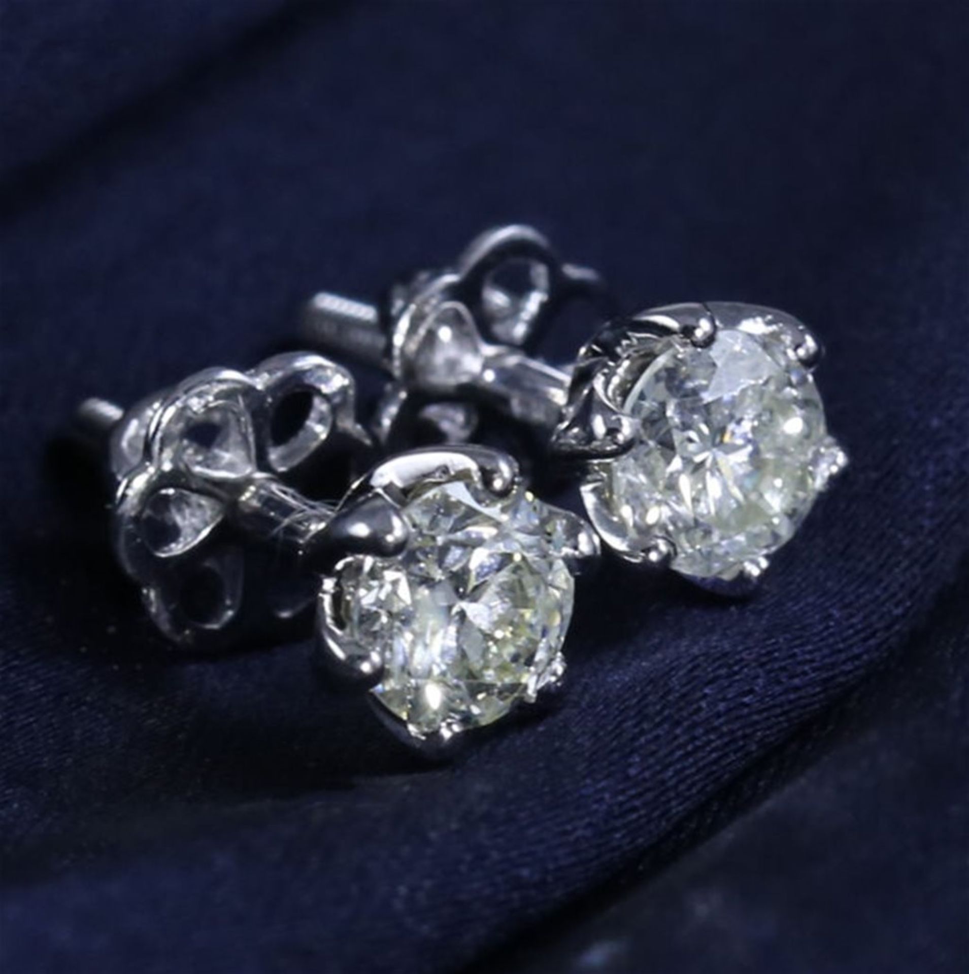 14 K / 585 White Gold Diamond Solitaire Earrings - Image 4 of 6