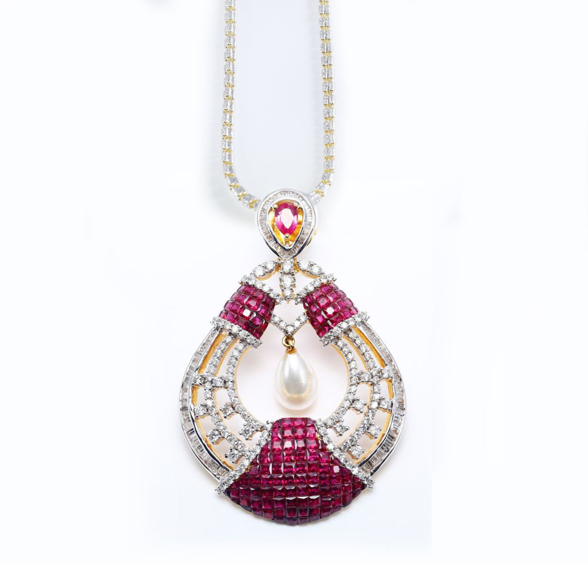 IGI Certified 14 K Yellow Gold Diamond, Ruby & Pearl Necklace Pendant Set with Chandelier Earrings - Image 7 of 9