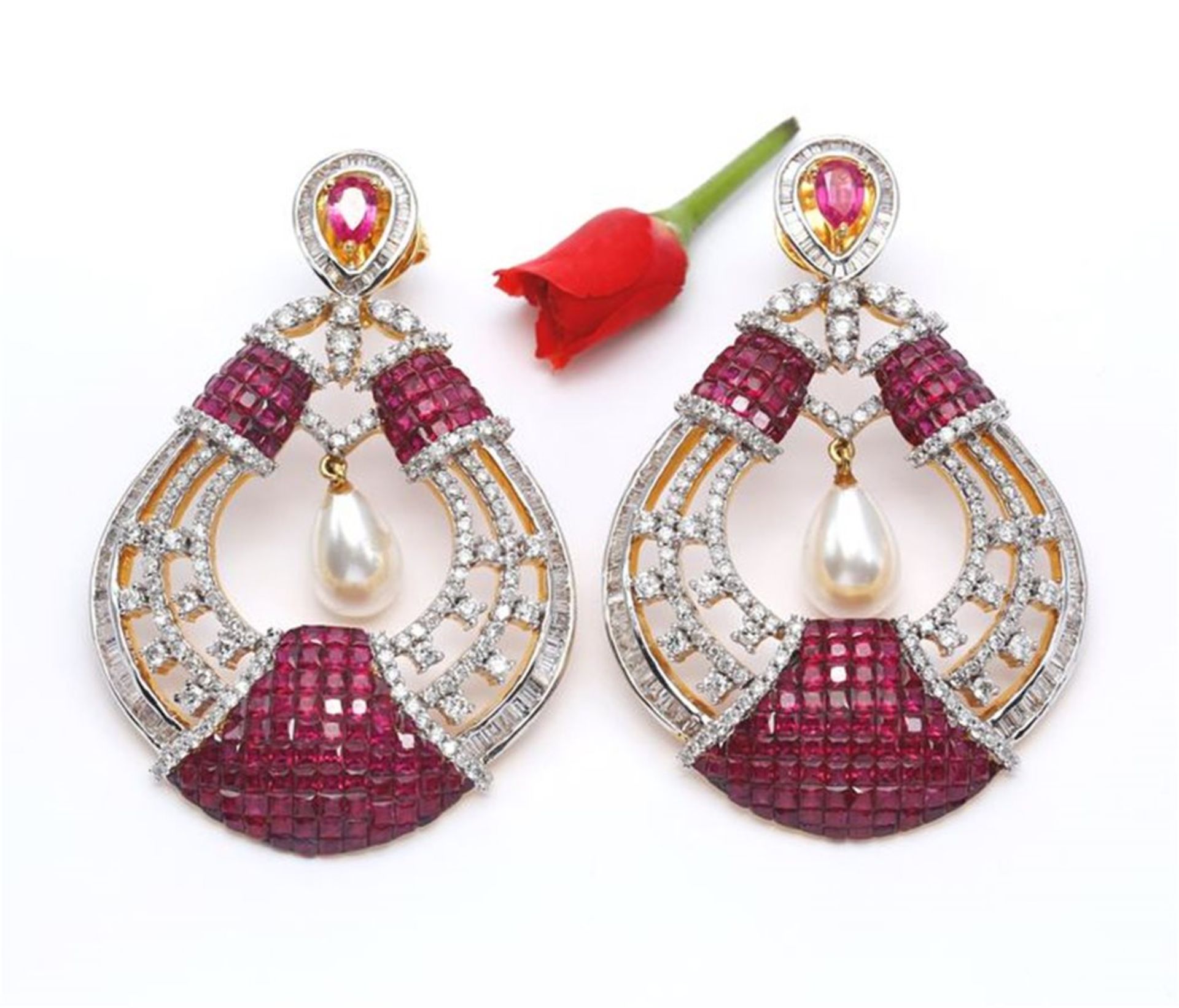 IGI Certified 14 K Yellow Gold Diamond, Ruby & Pearl Necklace Pendant Set with Chandelier Earrings - Image 2 of 9