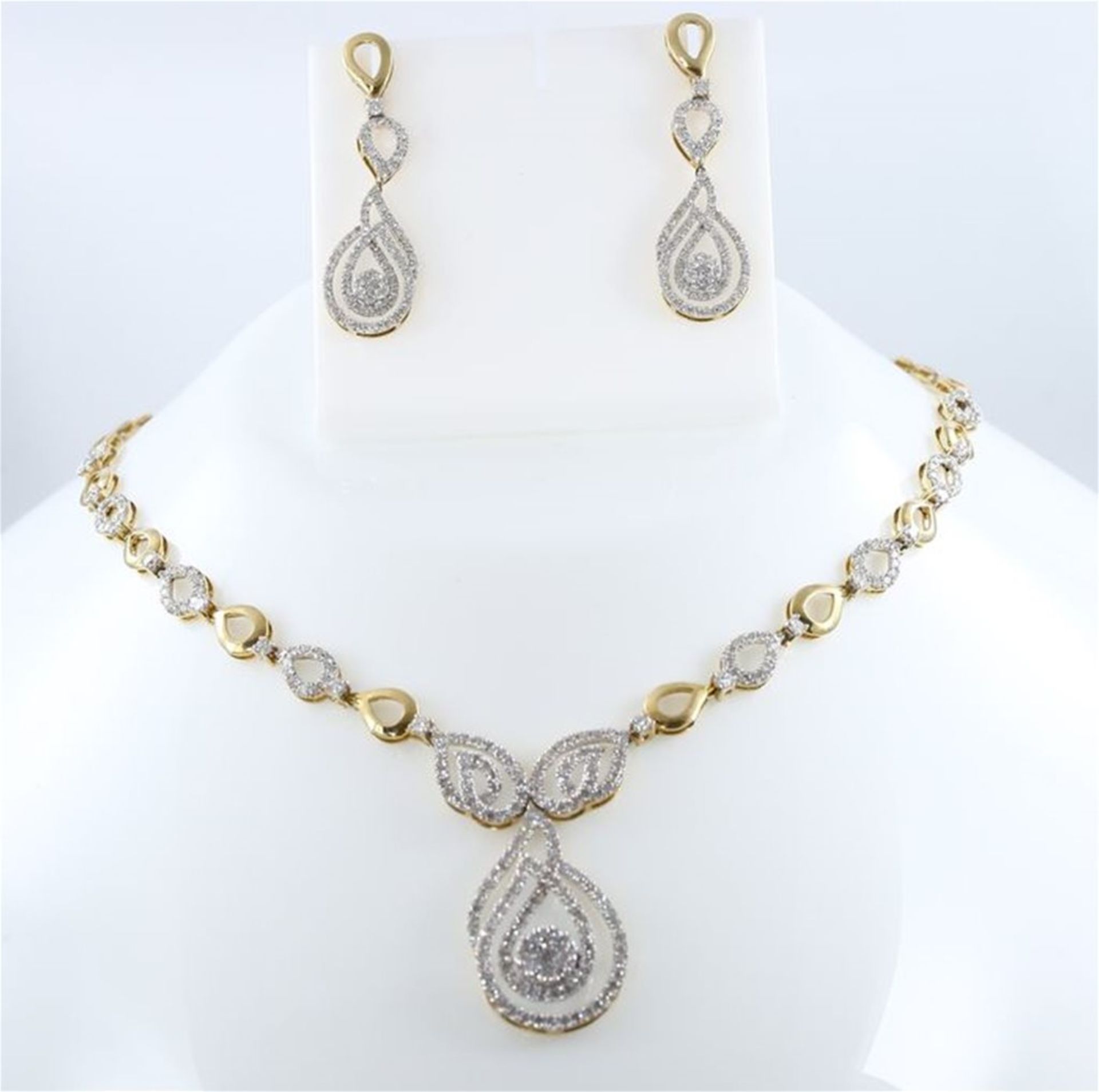 IGI Certified 14 K / 585 Yellow Gold Diamond Necklace with matching Earrings