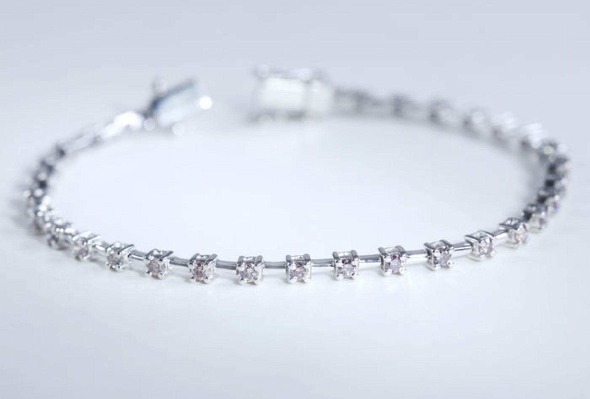 14 K / 585 White Gold & Pink Diamond Tennis Bracelet - Image 5 of 10