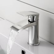 (AZ140) Melbourne Basin Mixer Tap Crafted from chrome plated, corrosion free solid brass.