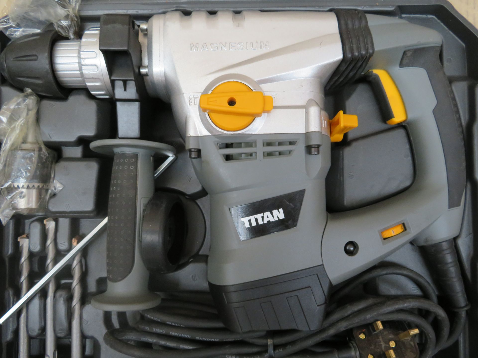 (A30) Titan Ttb631Sds 6.3Kg Corded Sds Plus Drill 230-240Vm- New Condition. - Image 6 of 7