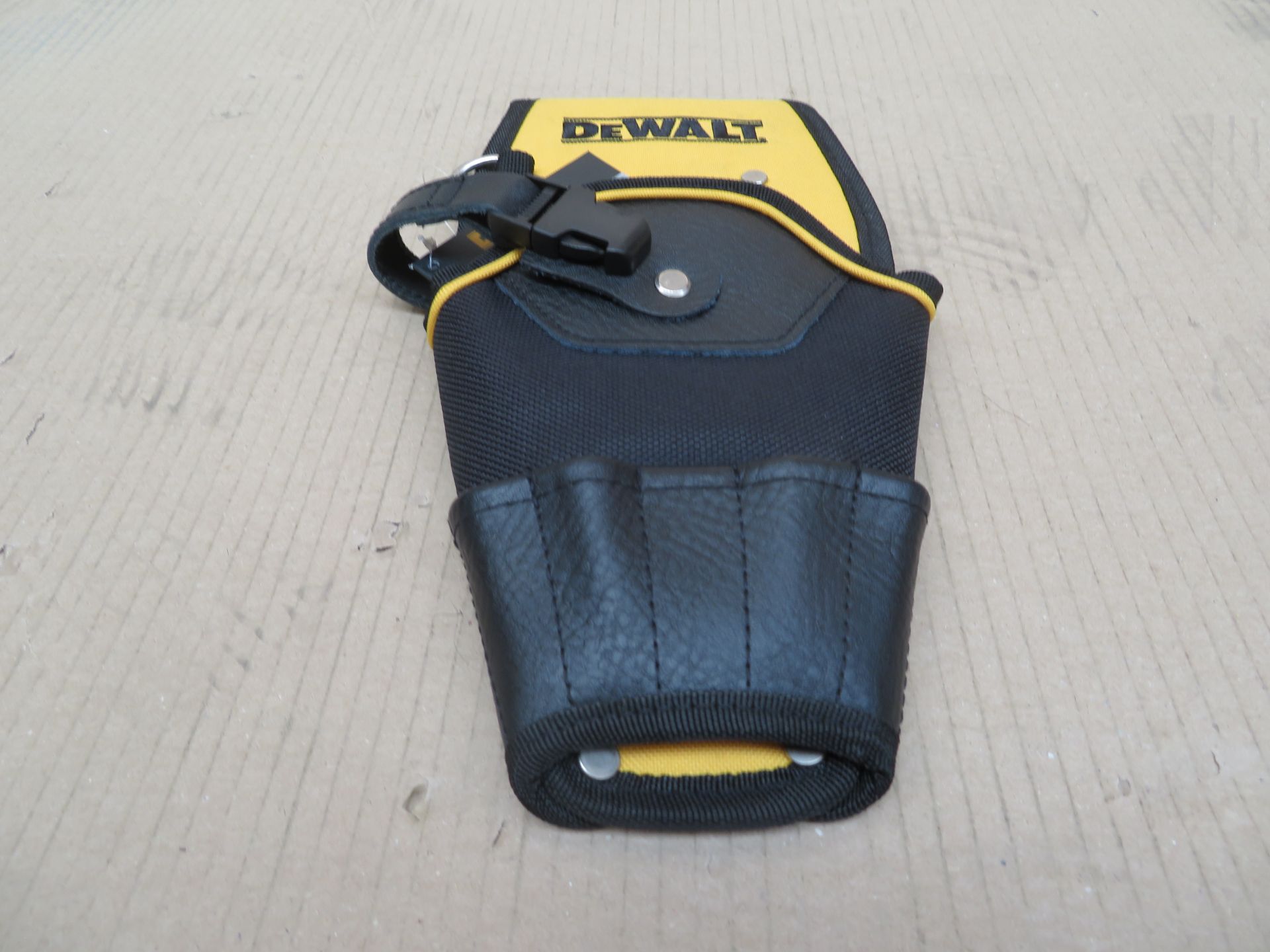 (A28) Dewalt Drill Holster, Including 1 X Drill Pouch, 5 X Accessory Pockets And Two Loops-New - Image 2 of 3