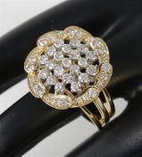 IGI Certified 18 K / 750 Yellow Gold Designer Diamond Ring