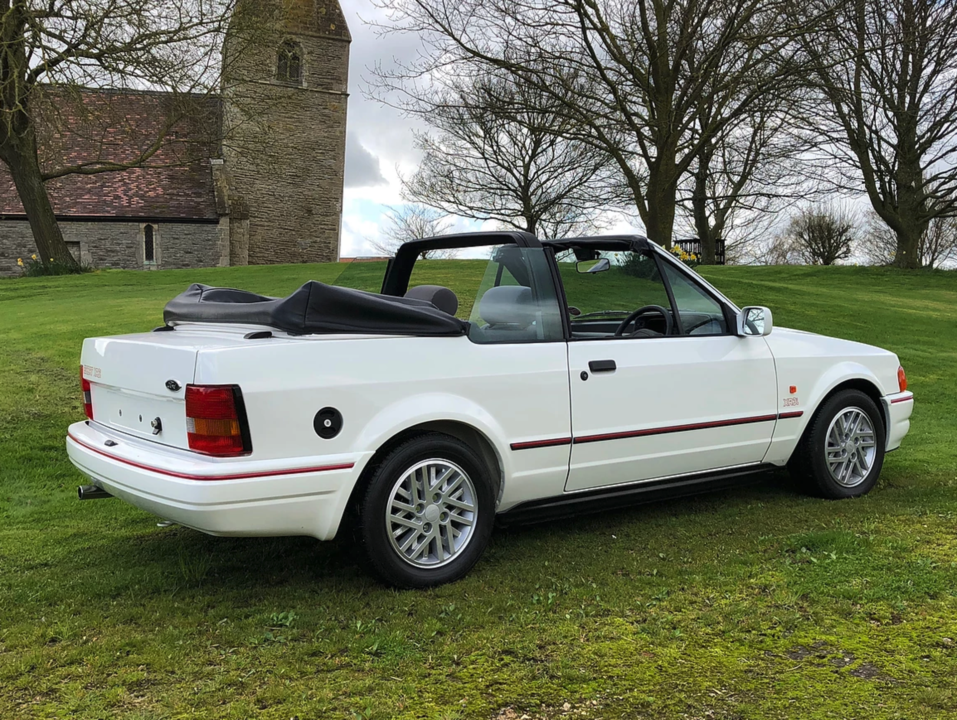 1990 Ford Escort XR3i Convertible - Concours Condition - Bild 6 aus 12