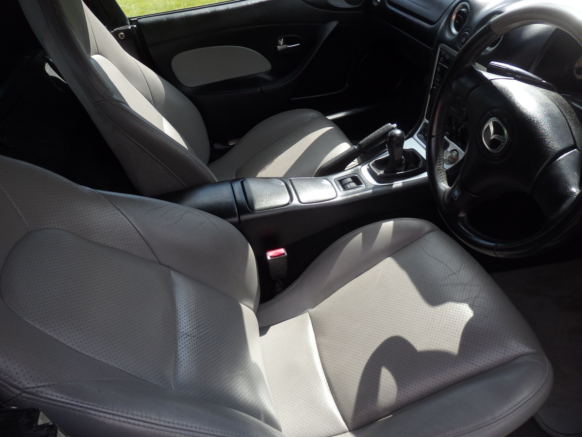 NEXT BID WINS! Mazda, MX5 Nevada Limited Addition - Image 6 of 9