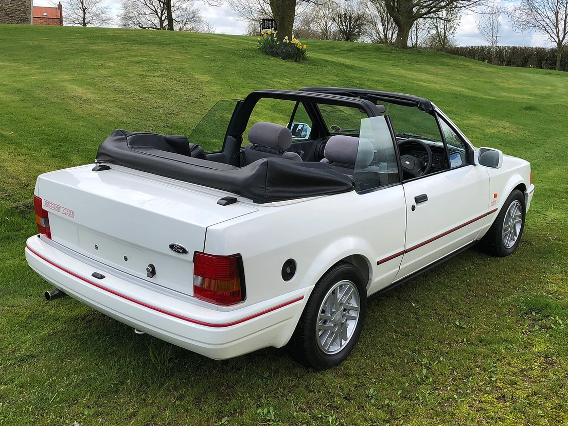 1990 Ford Escort XR3i Convertible - Concours Condition - Bild 5 aus 12