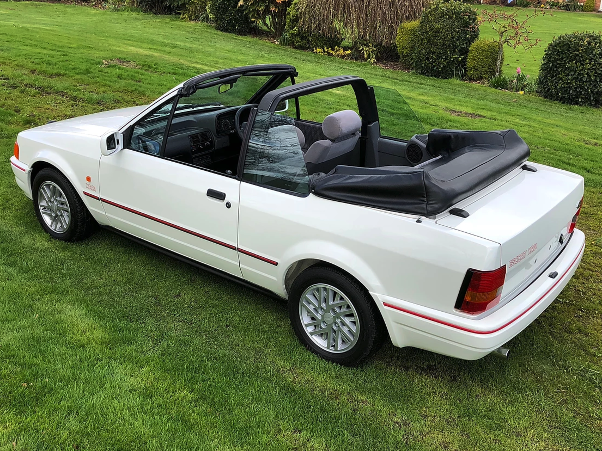 1990 Ford Escort XR3i Convertible - Concours Condition - Bild 3 aus 12