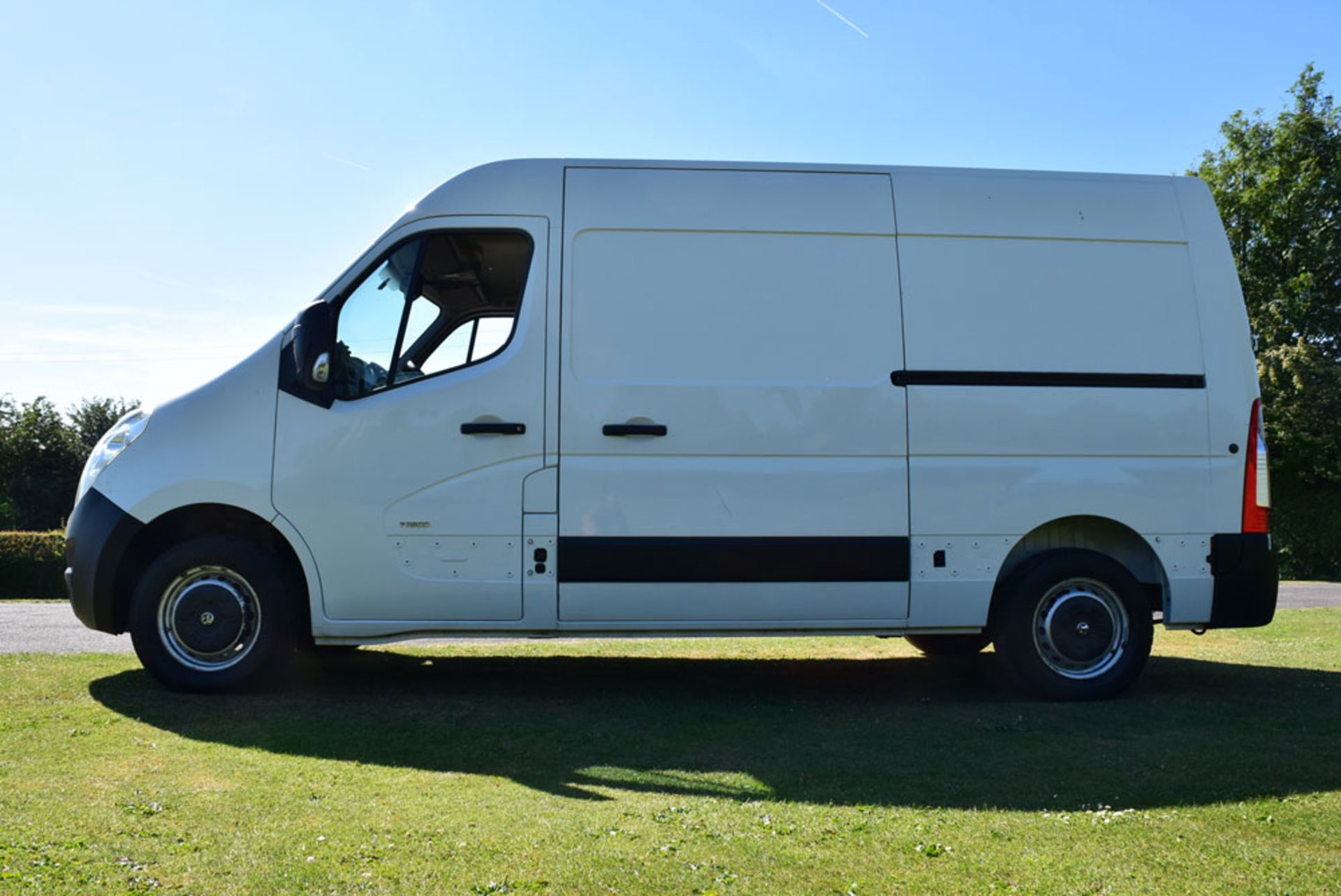2013 Vauxhall Movano F3500 CDTI L2H2 Panel Van With Ramp, Winch And Washable Lining - Image 4 of 14