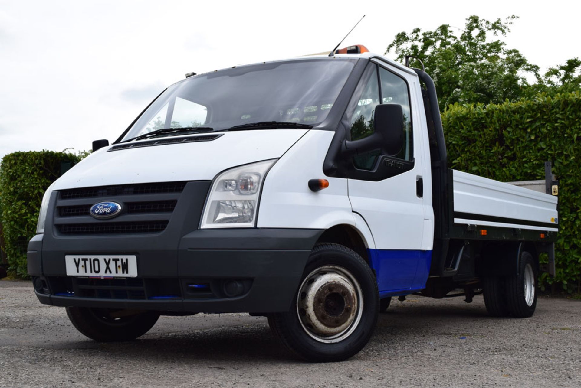 2010 Ford Transit T350 RWD 2.4 115ps Drop Side Pickup With Tail Lift - Image 3 of 11