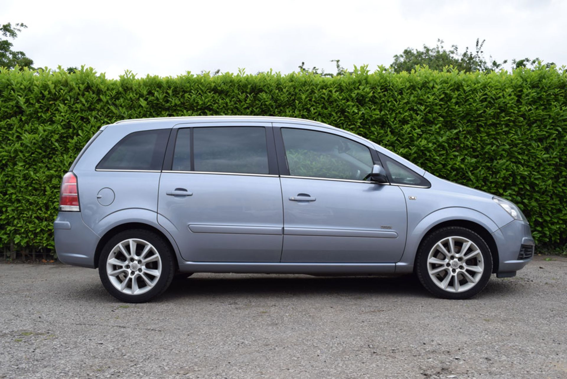 2007 Vauxhall Zafira Design 2.0L 16V Turbo 7 Seat MPV - No VAT on hammer