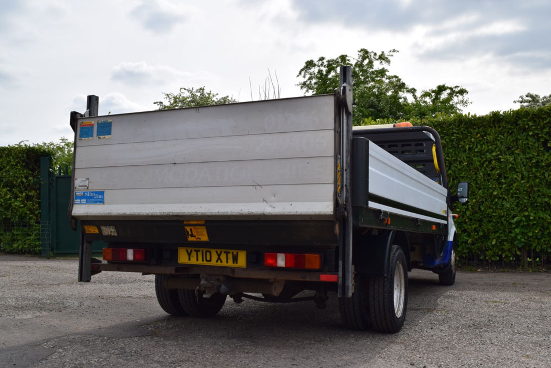 2010 Ford Transit T350 RWD 2.4 115ps Drop Side Pickup With Tail Lift - Image 6 of 11