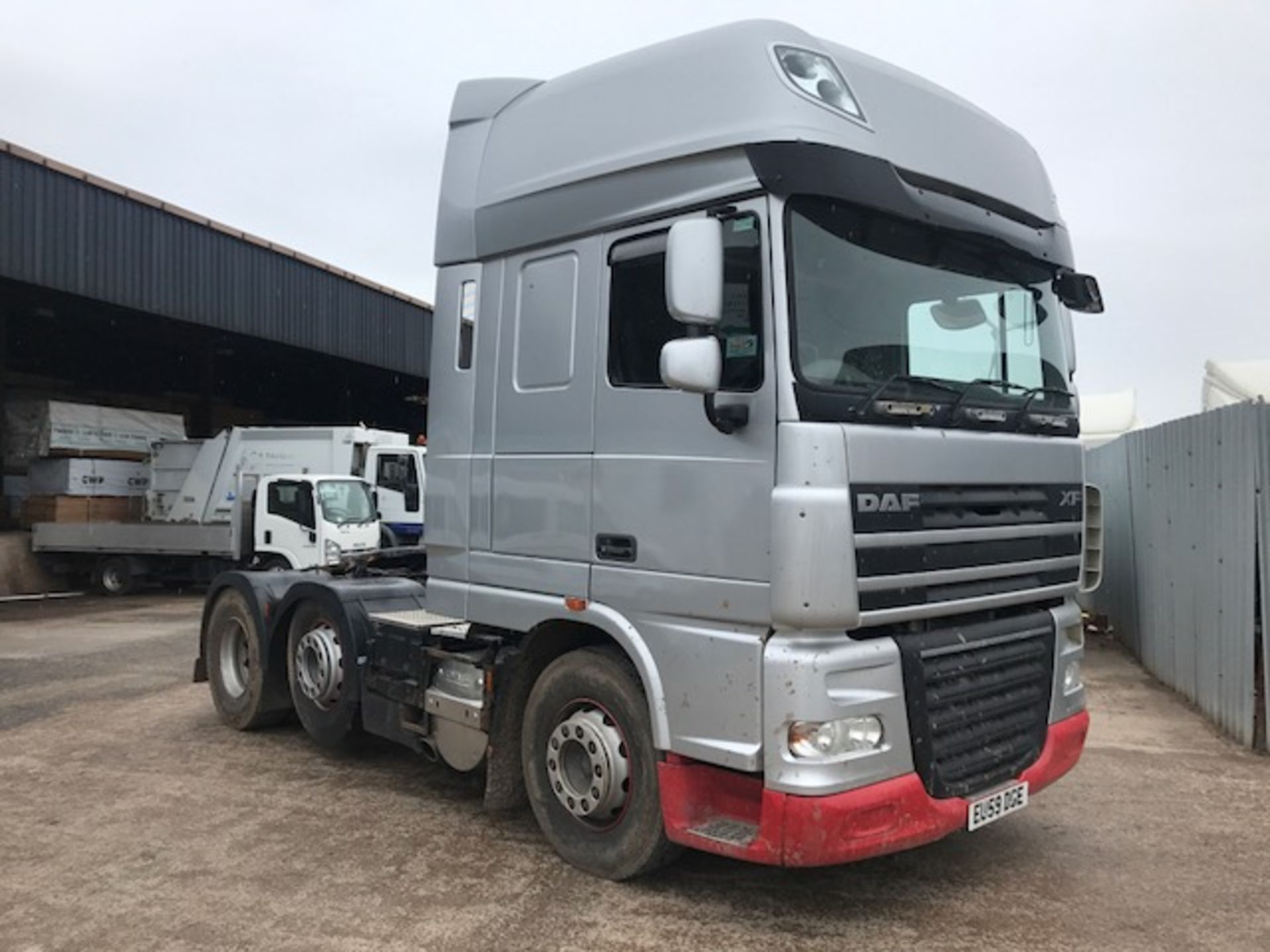 2009 DAF XF 105-460 6x2 Tractor unit