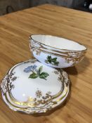 Spode Stafford Flowers, trinket lidded box with floral and gilt decoration