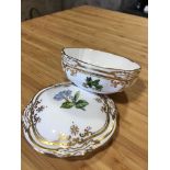 Spode Stafford Flowers, trinket lidded box with floral and gilt decoration