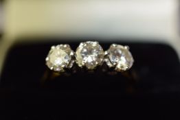 Beautiful 18ct Gold Diamond Trilogy Ring